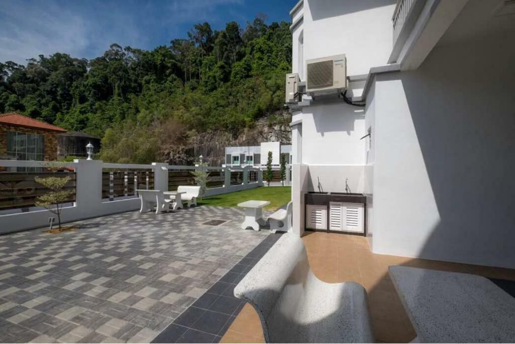 Villa 6, Persiaran Tanjung Bunga 3 Batu Ferringhi Exterior foto