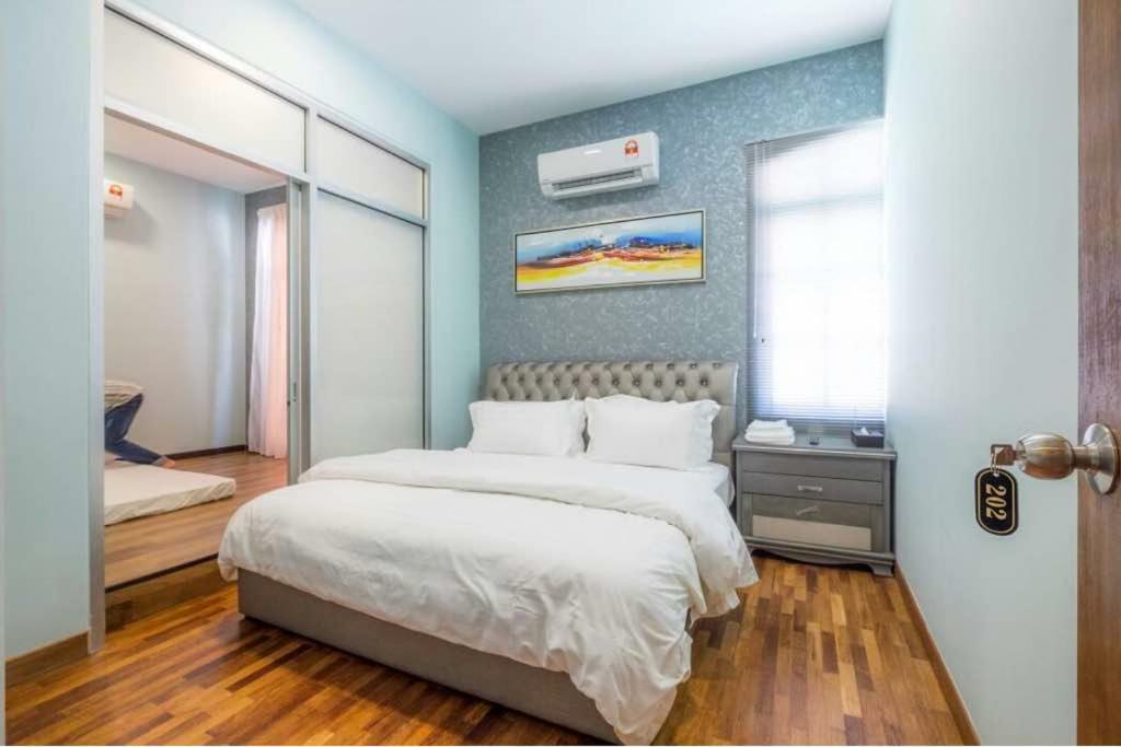 Villa 6, Persiaran Tanjung Bunga 3 Batu Ferringhi Exterior foto